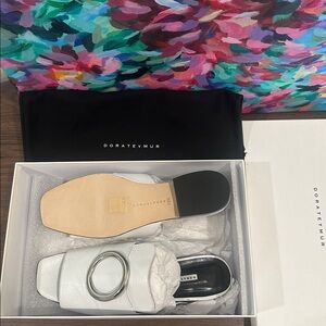Dorateymur Brand New White Leather Mules